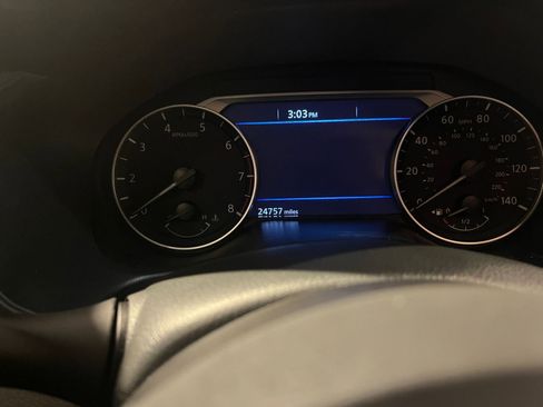 Used 2025 Nissan Altima 2.5 SV image 40