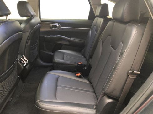 Used 2021 Kia Sorento EX w/ Panoramic Sunroof Package image 18