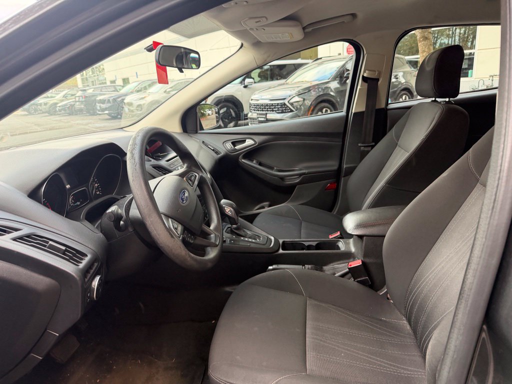 Used 2017 Ford Focus SE FWD image 12