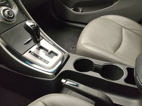 Used 2013 Hyundai Elantra Limited image 26