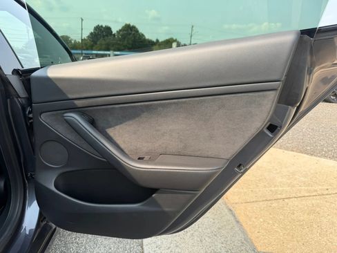 Used 2023 Tesla Model 3 Standard Range RWD image 18