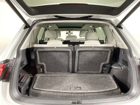 Used 2018 Volkswagen Tiguan SEL image 25