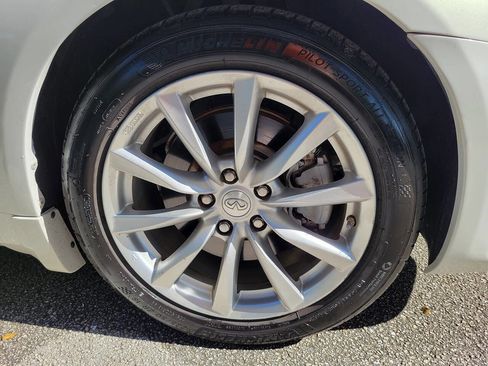 Used 2014 INFINITI Q60 Convertible w/ Premium Package image 16