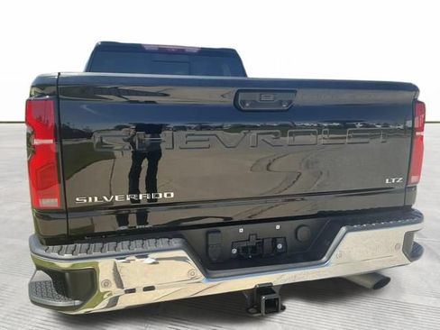 Used 2024 Chevrolet Silverado 3500 LTZ w/ LTZ Plus Package AWD/4WD image 9