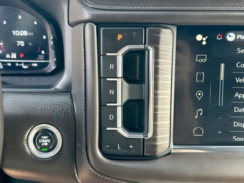 Used 2024 GMC Yukon Denali image 17