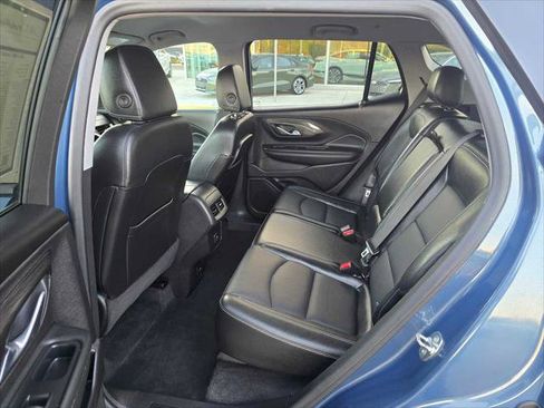 Used 2024 GMC Terrain SLT image 18