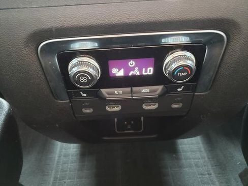 Used 2021 GMC Yukon Denali w/ Denali Premium Package image 20