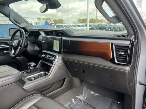 Used 2024 GMC Sierra 1500 Denali w/ Technology Package image 17