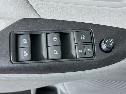 Used 2015 Toyota Sienna LE FWD image 15