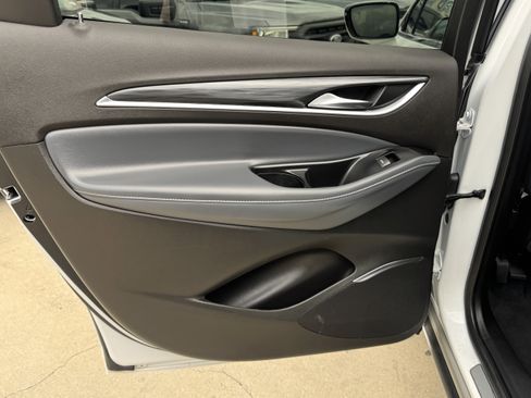 Used 2024 Buick Enclave Premium image 15