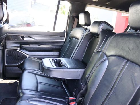 Used 2024 Jeep Wagoneer L Series II w/ Flexible Seating Group AWD/4WD image 25