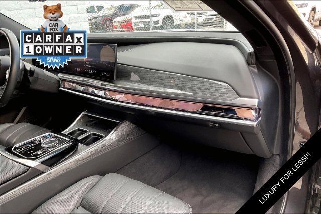 Used 2023 BMW i7 xDrive60 AWD/4WD image 16