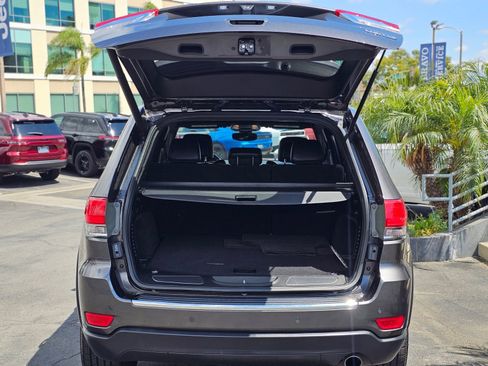 Used 2018 Jeep Grand Cherokee Limited RWD image 7