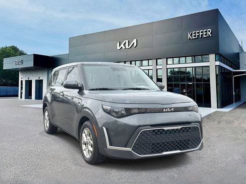 Certified 2023 Kia Soul LX w/ LX Technology Package FWD image 2