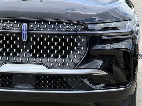 Used 2024 Lincoln Nautilus Reserve w/ Equipment Group 202A AWD/4WD image 7