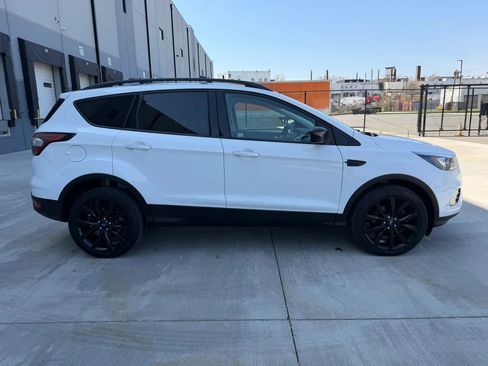 Used 2018 Ford Escape SE w/ SE Sport Appearance Package image 11