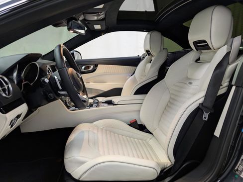 Used 2017 Mercedes-Benz SL 550 image 23