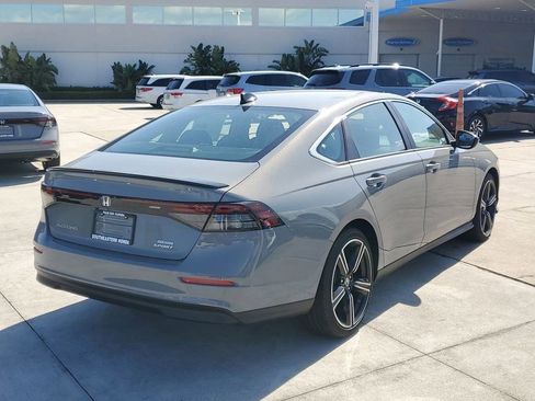 Used 2025 Honda Accord Sport image 3