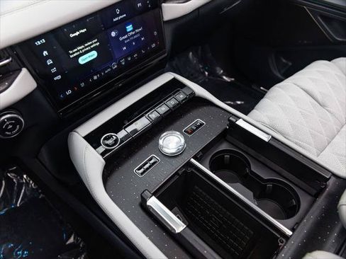 New 2026 Lincoln Navigator L Black Label AWD/4WD image 24