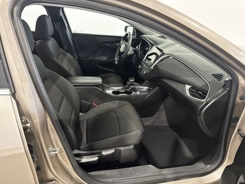 Used 2022 Chevrolet Malibu LT FWD image 19