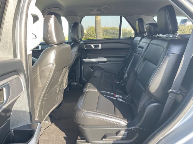Used 2024 Ford Explorer XLT w/ Equipment Group 202A RWD image 23