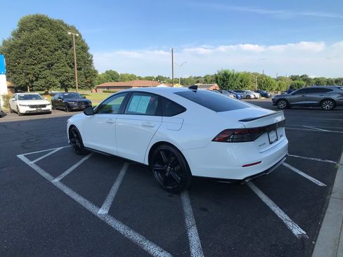 Certified 2025 Honda Accord Sport image 9
