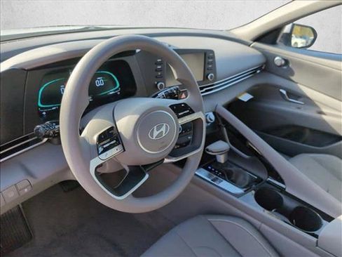 Certified 2026 Hyundai Elantra Hybrid FWD image 3