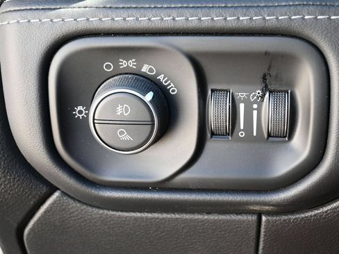 Used 2022 RAM 2500 Limited AWD/4WD image 46