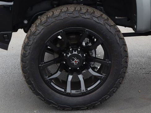 Used 2025 Chevrolet Silverado 2500 LTZ w/ LTZ Plus Package AWD/4WD image 33