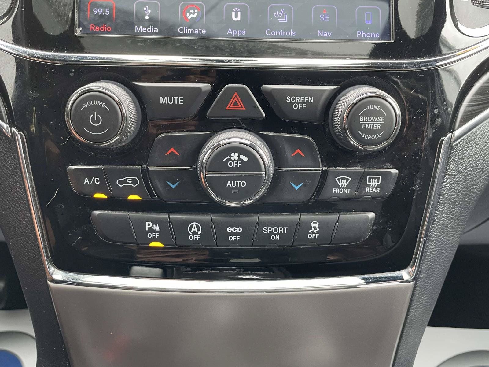 Used 2019 Jeep Grand Cherokee Limited w/ Luxury Group II AWD/4WD image 29