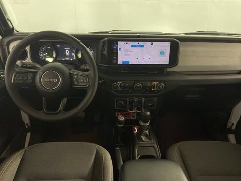 Used 2024 Jeep Wrangler Unlimited AWD/4WD image 25