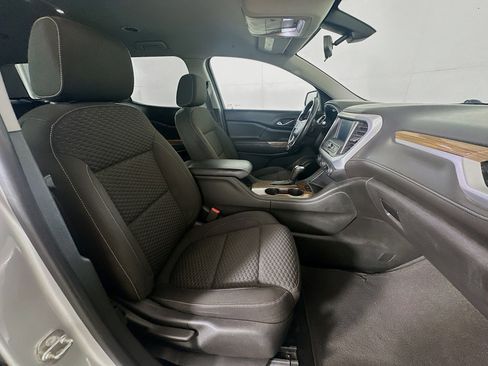 Used 2017 GMC Acadia SLE image 30