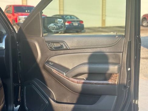 Used 2016 Chevrolet Suburban LS image 30