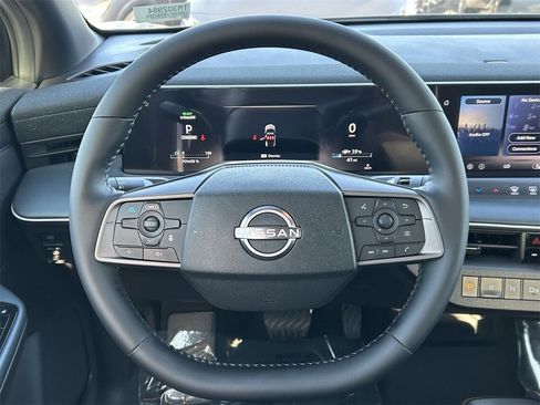 New 2026 Nissan Leaf FWD image 20