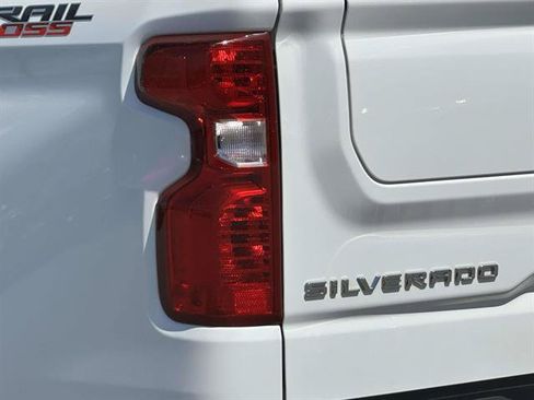 Used 2022 Chevrolet Silverado 1500 Custom Trail Boss AWD/4WD image 9
