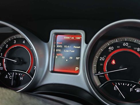 Used 2020 Dodge Journey SE w/ SE Popular Equipment Group FWD image 22