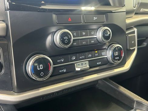 Used 2022 Ford Expedition XLT image 37