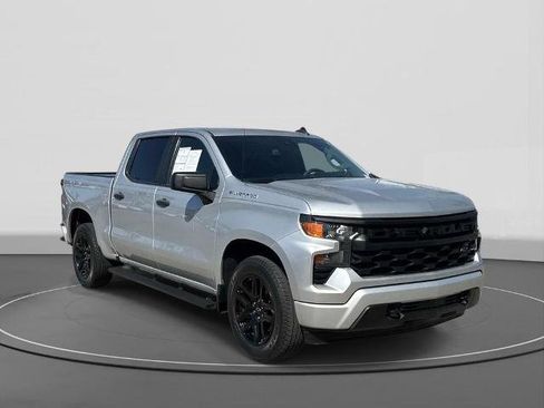 Used 2022 Chevrolet Silverado 1500 Custom RWD image 3