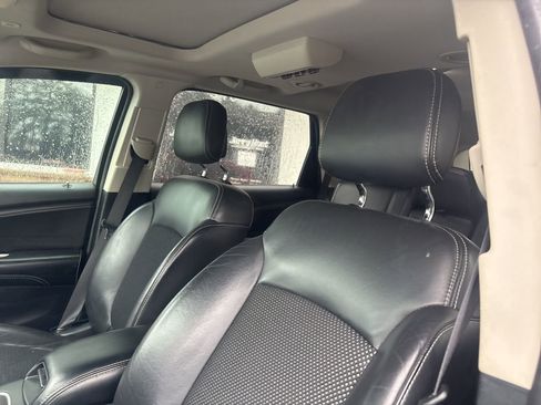 Used 2020 Dodge Journey Crossroad image 3