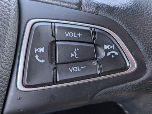 Used 2019 Ford Escape SE image 7