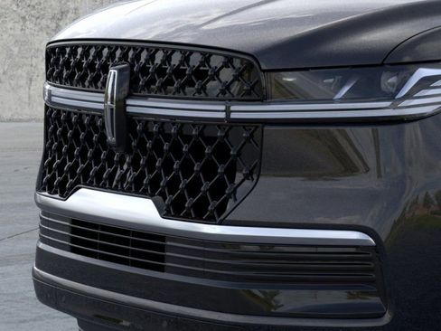 New 2026 Lincoln Navigator Reserve w/ Jet Appearance Package AWD/4WD image 7