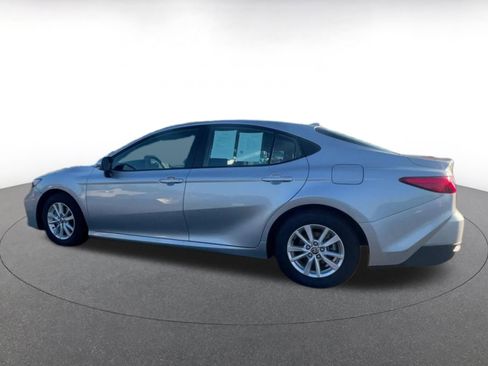 Used 2025 Toyota Camry LE image 10