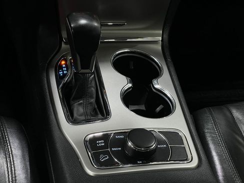 Used 2018 Jeep Grand Cherokee Limited image 30