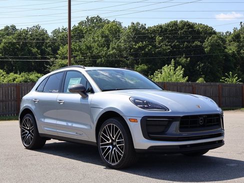 New 2025 Porsche Macan image 12
