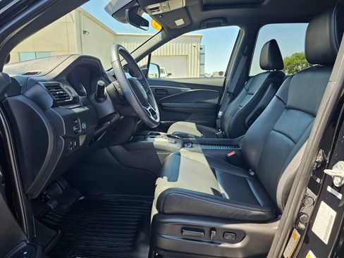 Used 2023 Honda Passport EX-L image 10
