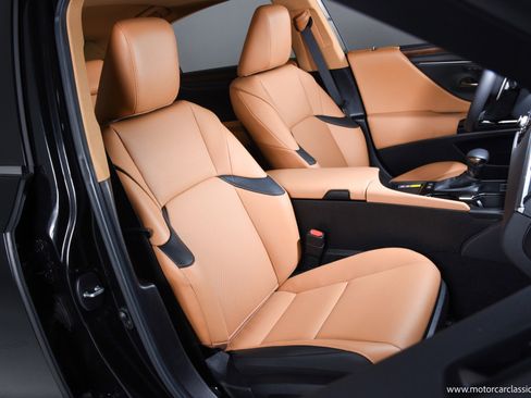 Used 2024 Lexus ES 300h w/ Premium Package image 28