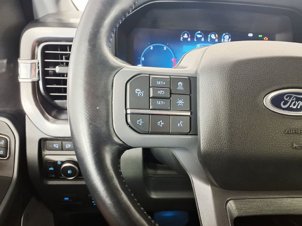Used 2023 Ford F250 Lariat w/ Lariat Ultimate Package AWD/4WD image 17