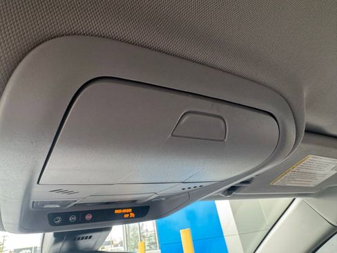 Used 2022 GMC Terrain SLE image 22