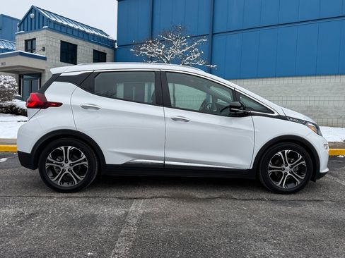 Used 2017 Chevrolet Bolt Premier w/ Driver Confidence II Package image 8