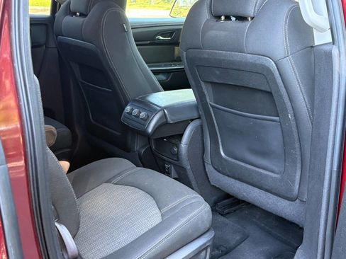 Used 2015 Chevrolet Traverse LT w/ Style and Technology Package image 14